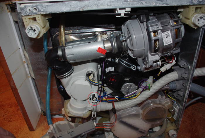 تعمیر مشکل گرم نشدن آب ماشین ظرفشویی سامسونگ