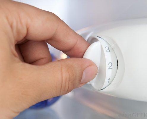 تنظیم نبودن دمای ترموستات یخچال و کار نکردن ابسردکن