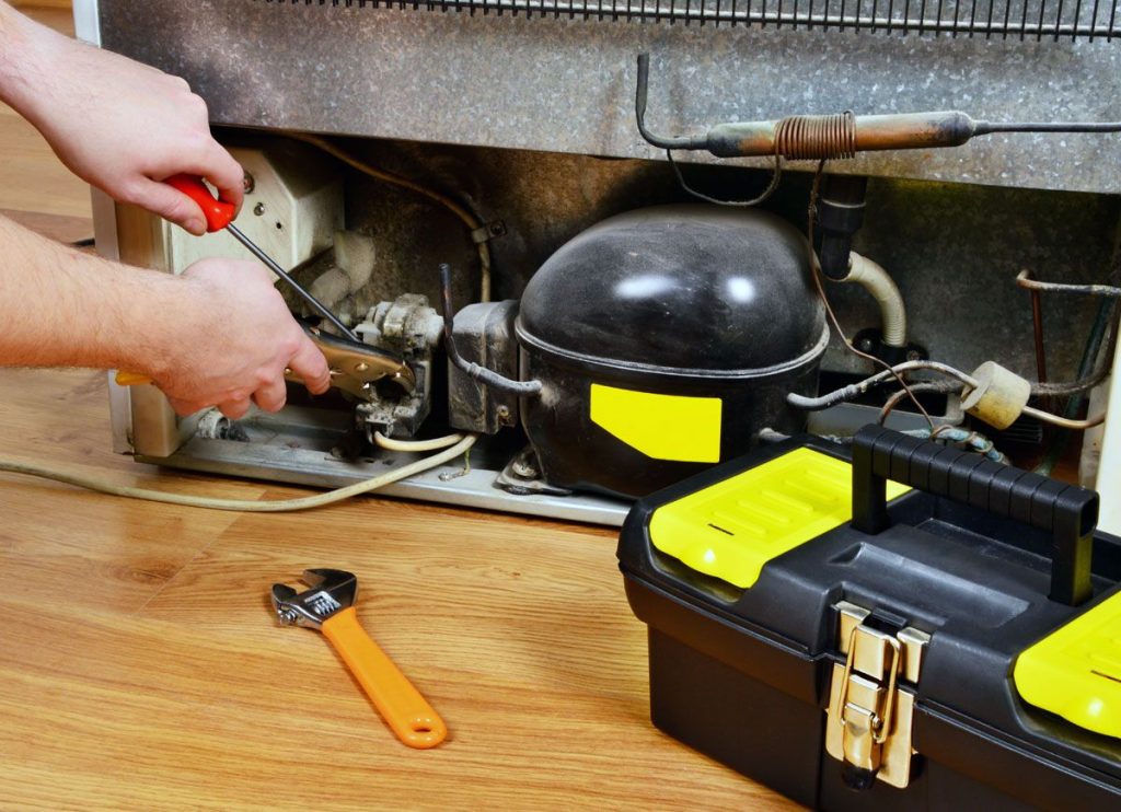 صدای بلند و لرزش شدید یخچال