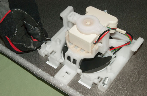 سر و صدای زیاد یخچال به علت خرابی موتور فن