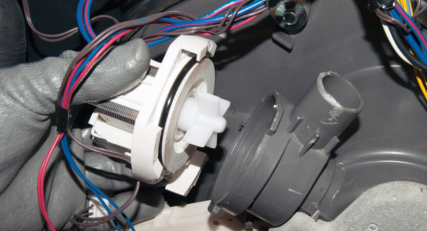 گرم نکردن آب به علت معیوب شدن پمپ حرارتی دستگاه ظرفشویی